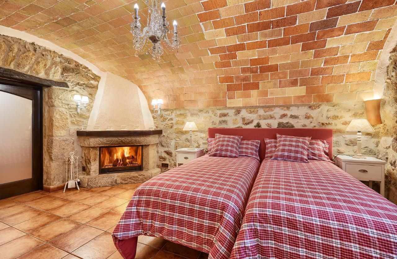 Cal Bisbe, Your Rural Holiday Home Capmany ภายนอก รูปภาพ