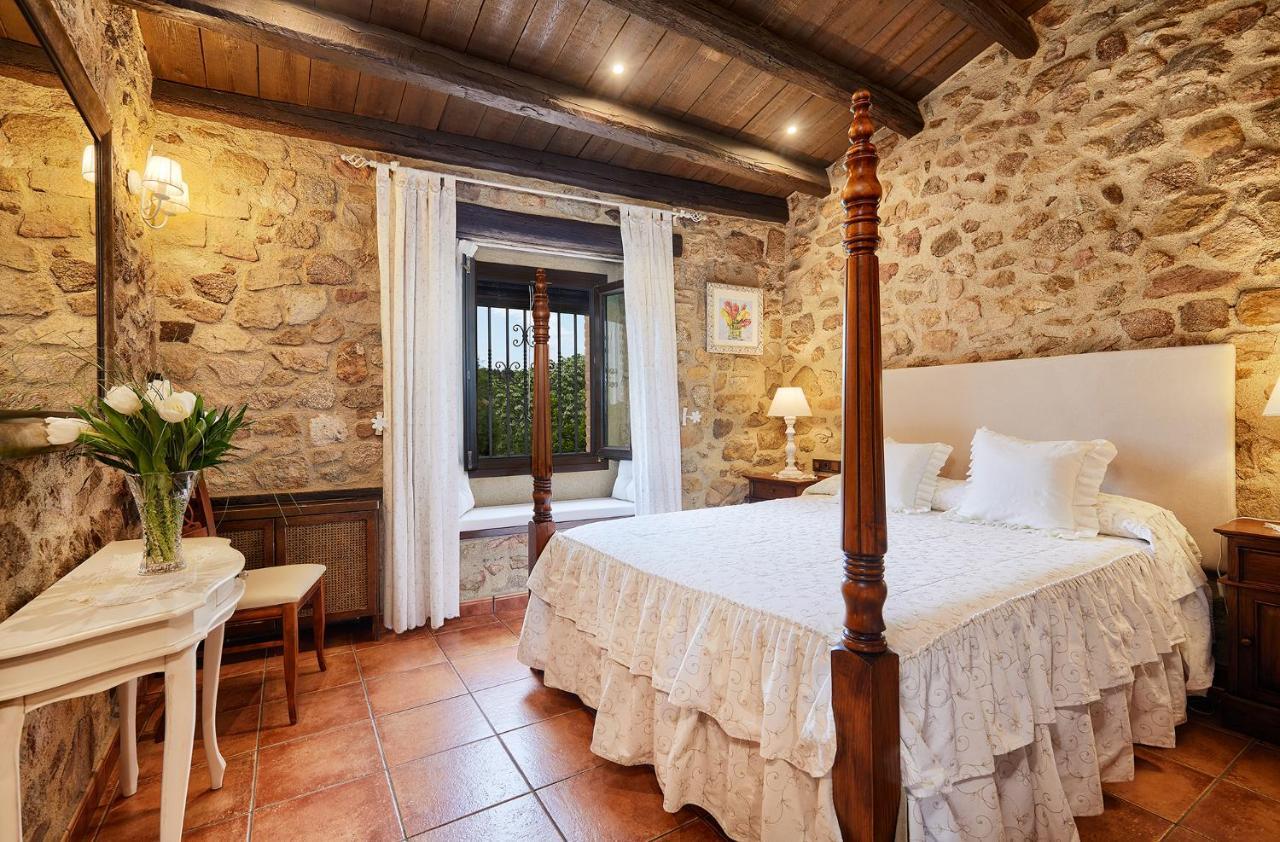 Cal Bisbe, Your Rural Holiday Home Capmany ภายนอก รูปภาพ