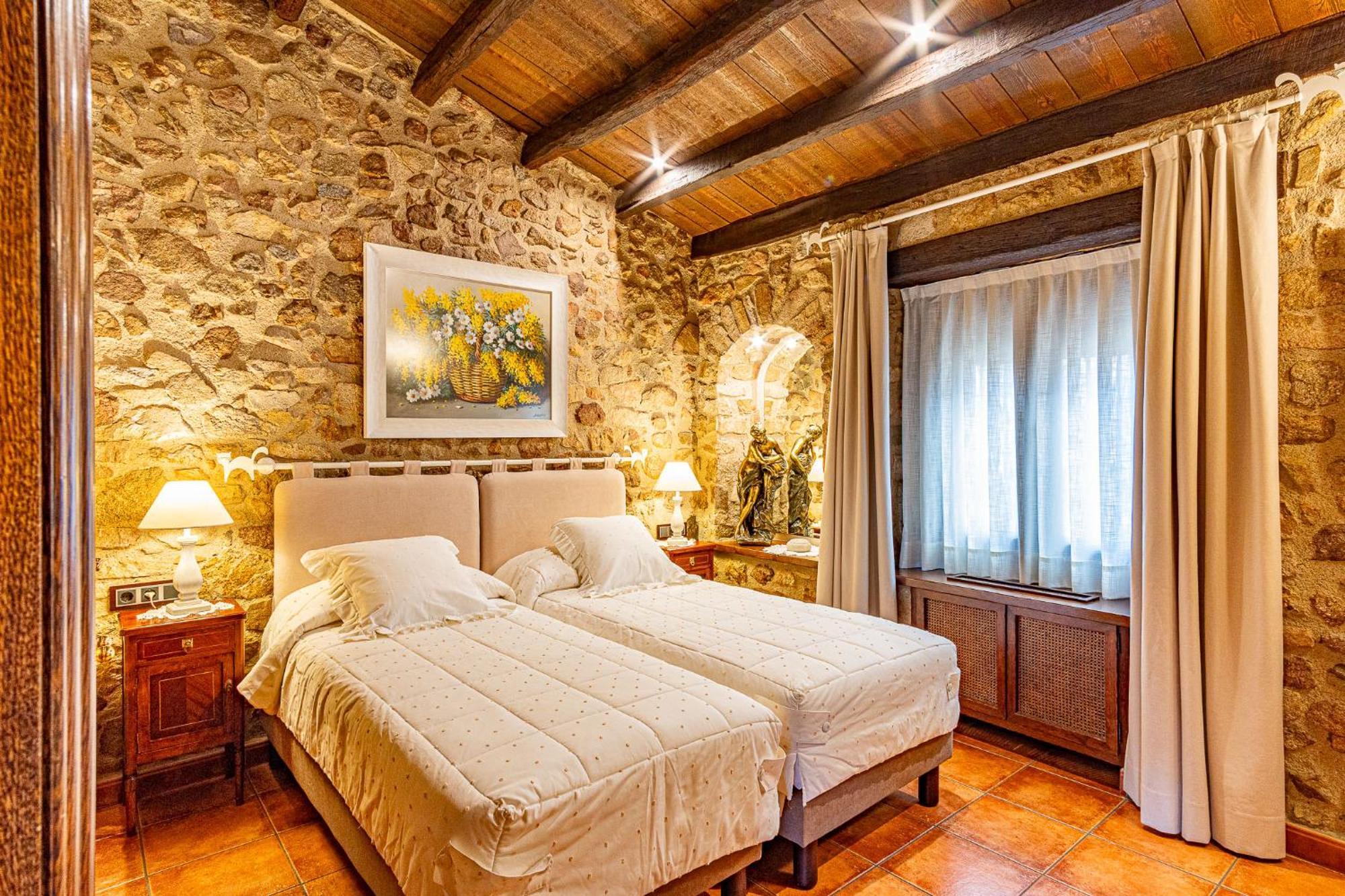 Cal Bisbe, Your Rural Holiday Home Capmany ภายนอก รูปภาพ