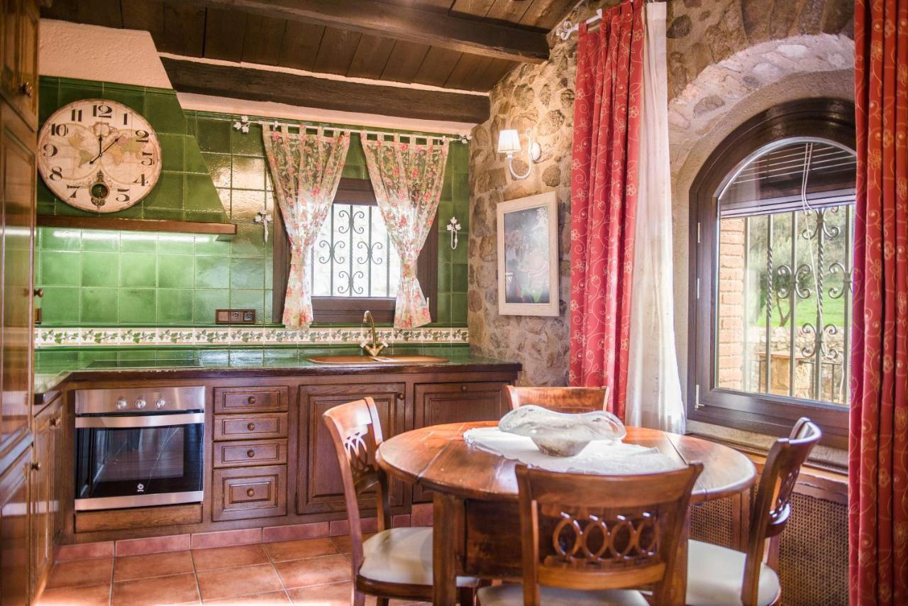 Cal Bisbe, Your Rural Holiday Home Capmany ภายนอก รูปภาพ